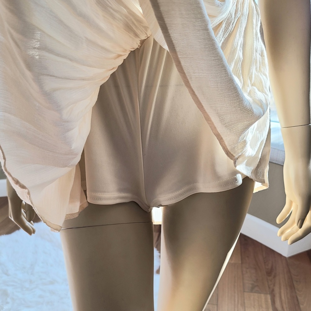 IVORY  ROMPER - Picture 7 of 9
